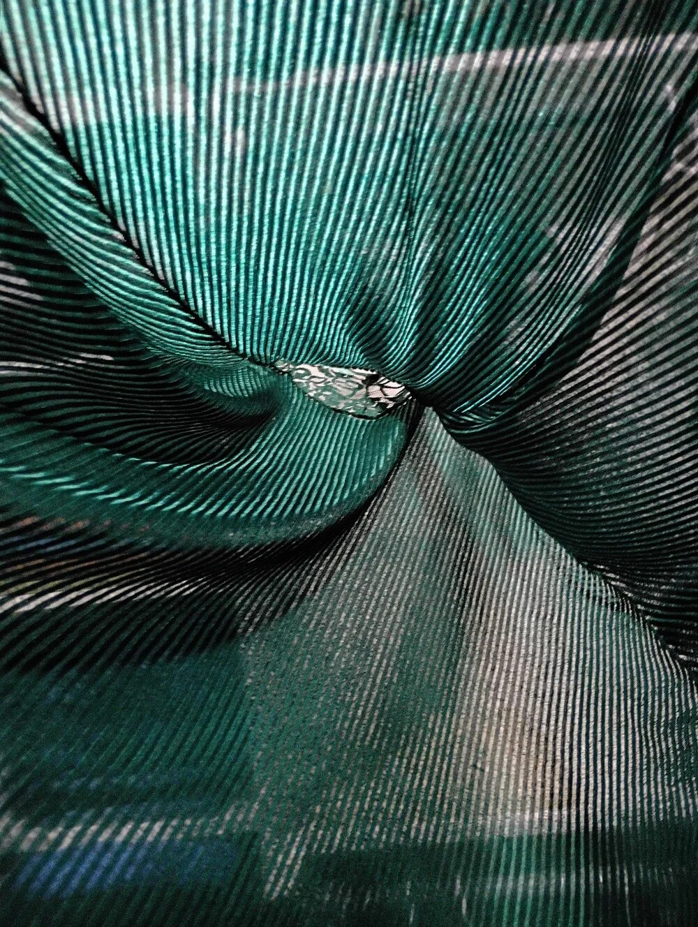 Vintage Sheer Emerald Lace Cross Back Night Gown - Picture 4 of 6